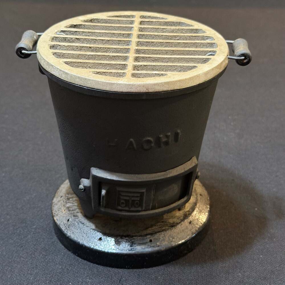 Hachi Cast Iron Mini Hibachi Tabletop Grill